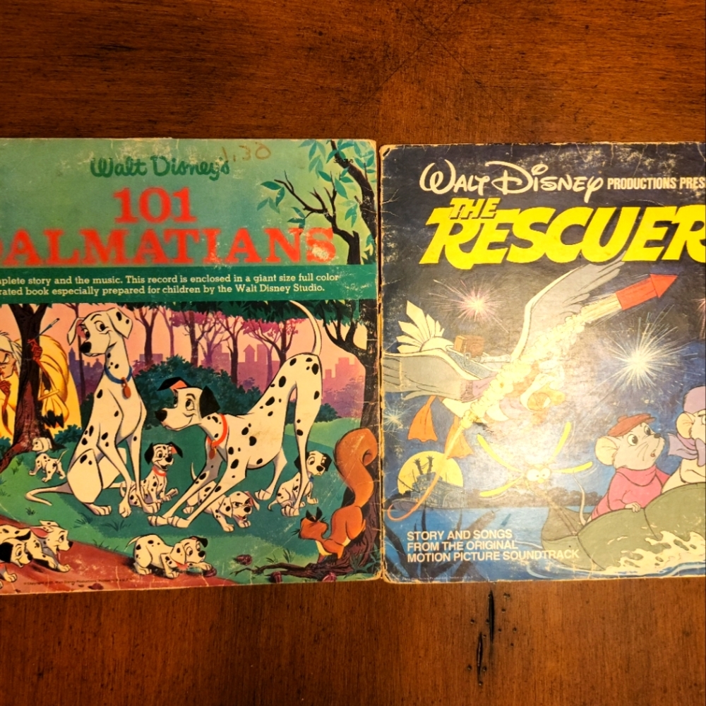 Vintage 1965 Walt Disney's 101 Dalmatians Vinyl Record/book and The Rescuers